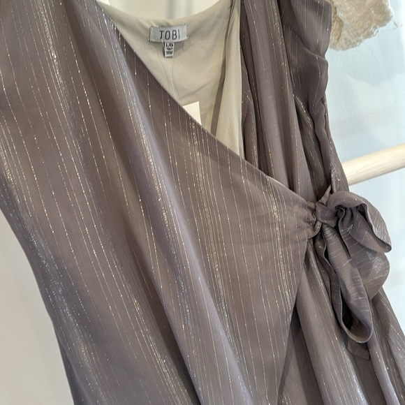 NWT Tobi wrap dress size large - Picture 2 of 2